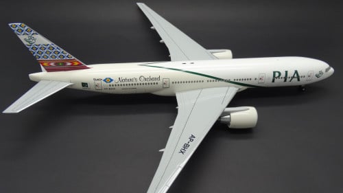مجسم الخطوط الباكستانية B777-200ER مقاس 1:200
