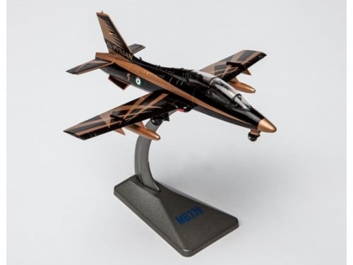 مجسم طائرة فرسان الامارات Macchi MB339 مقاس 1:72