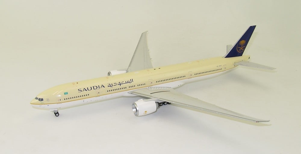 مجسم الخطوط السعودية B777-300ER حديد مقاس 1:200