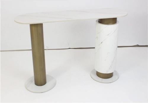 مدخل سيراميك بعمدان معدنية و تصميم عصري