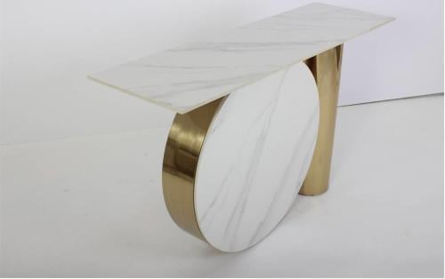 مدخل رخامي رخامي ودائرة امامية رخامية