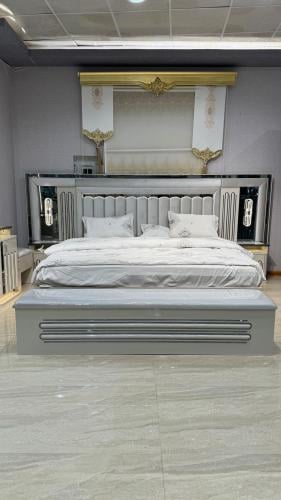 غرفة نوم بتصميم مودرن