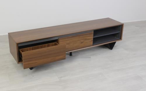 طاولة تلفزيون أنيقة مع أدراج ومساحات تخزين واسعة - خشبي