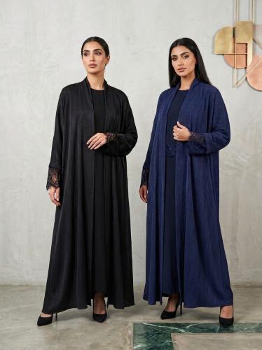 عباية مع دانتيل في الاكمام