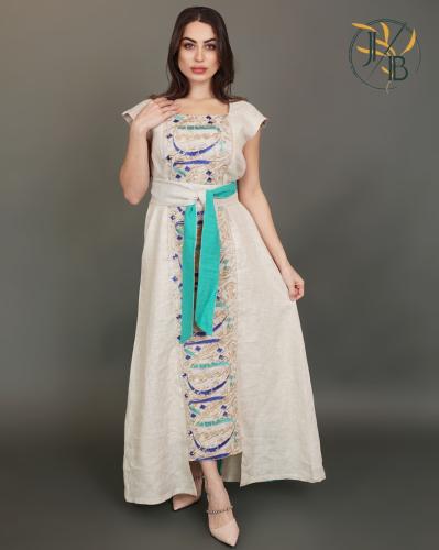 ثوب مطرز فيم