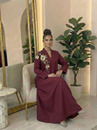 ثوب عودي مطرز