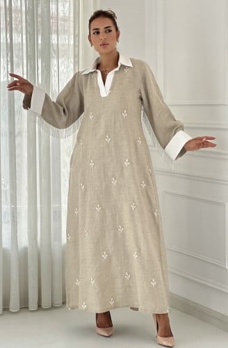 ثوب مطرز  مع خرز ابيض