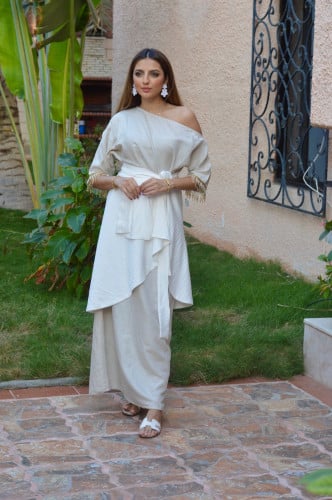 ثوب مع تنورة ابيض