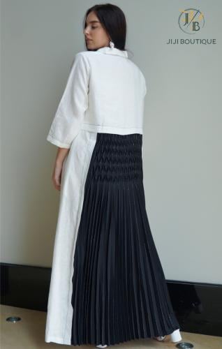 ثوب شك يدوي من الصدر و مكسر من الخلف