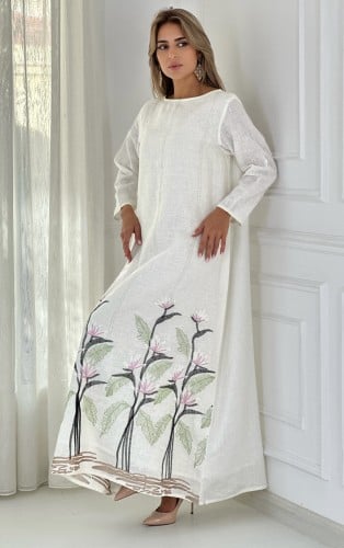 ثوب مطرز ورود