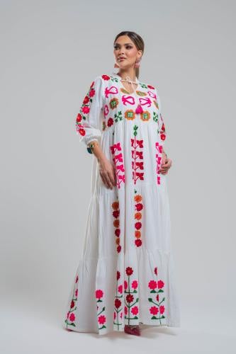 ثوب لينن مطرز