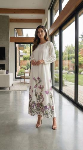 ثوب مطرز من تحت