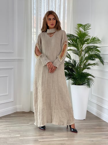 ثوب بلولو على الرقبة