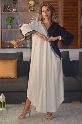 ثوب بيج مع اسود