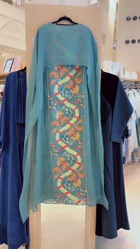 فستان مع كيب اخضر