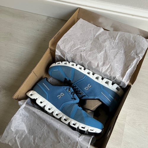 ON RUNNING مقاس 48