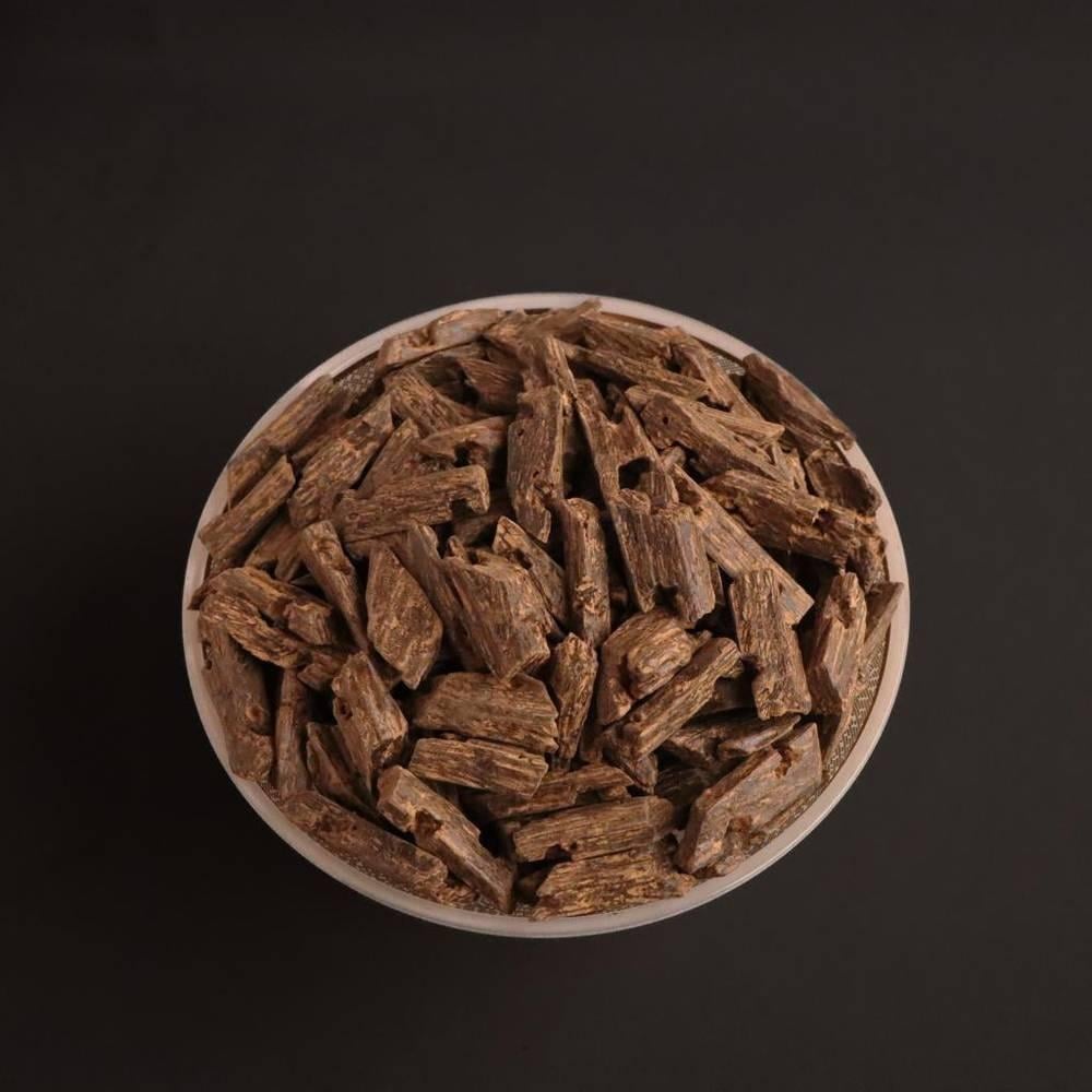 العود في الثقافة السعودية: رمز الفخامة والتراث العريق