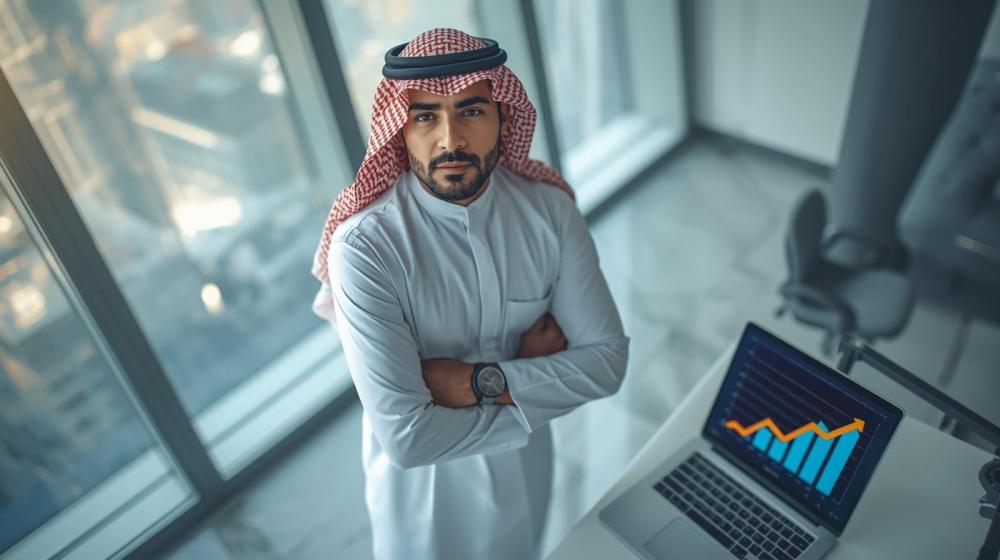 عميل سعيد بعد نجاح تغريد في استخراج تمويل له من بنك التنمية الاجتماعية