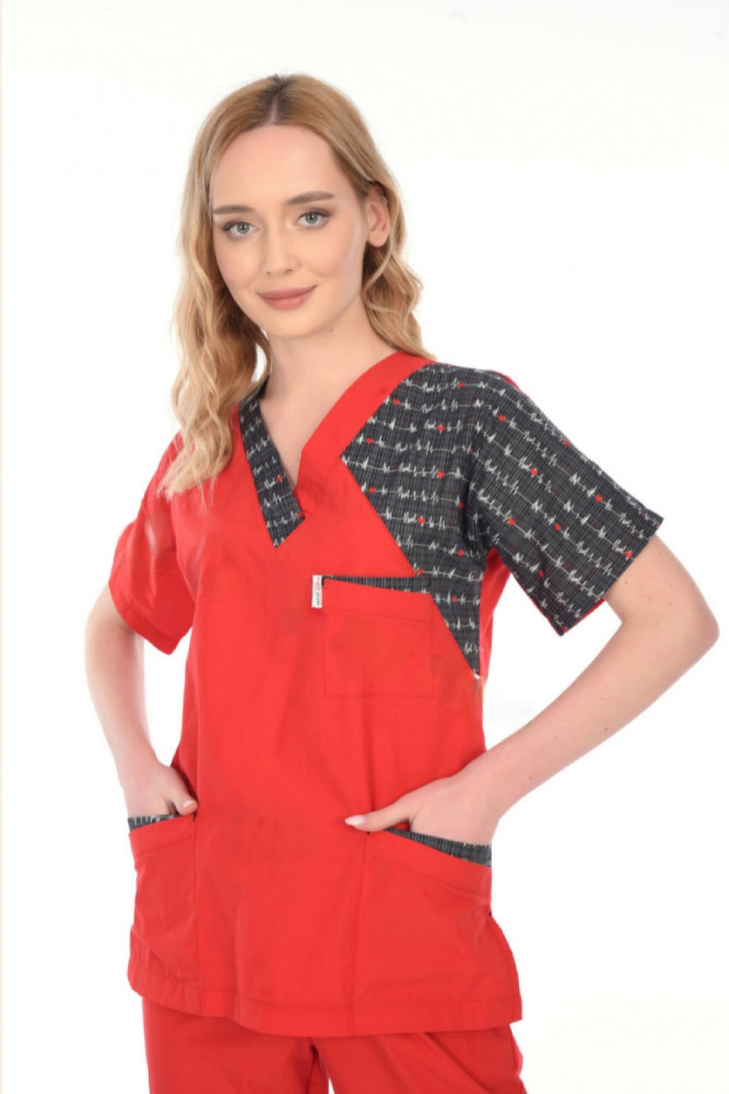 طقم سكراب نسائي أحمر برسومات أنيقه - خامة تريكوتون