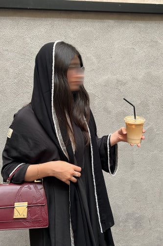 عباية مع لولو بالاكمام والطرحة