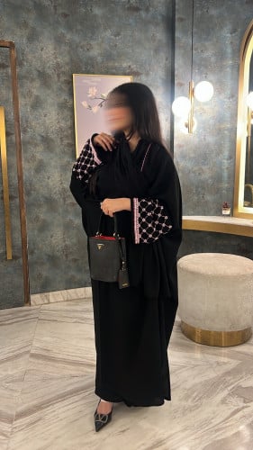 عباية شك يدوي بنك ولؤلؤ ابيض