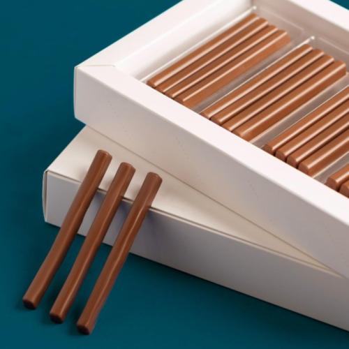 علبة أصابع الشكولاتة