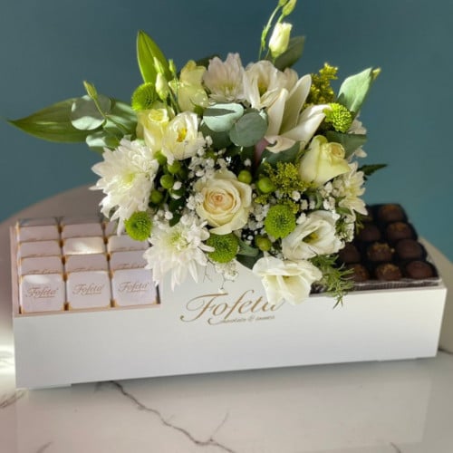 صندوق شوكولاتة بالورد الطبيعي