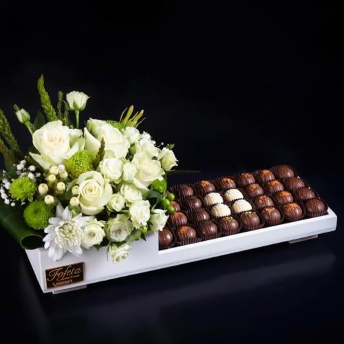 صينية شكولاتة ترافيلز بالورد الطبيعي