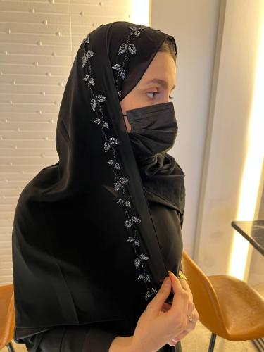 مسفع / طرحة / حجاب ( الوردة ) بخامة راقيه بالخرز ا...