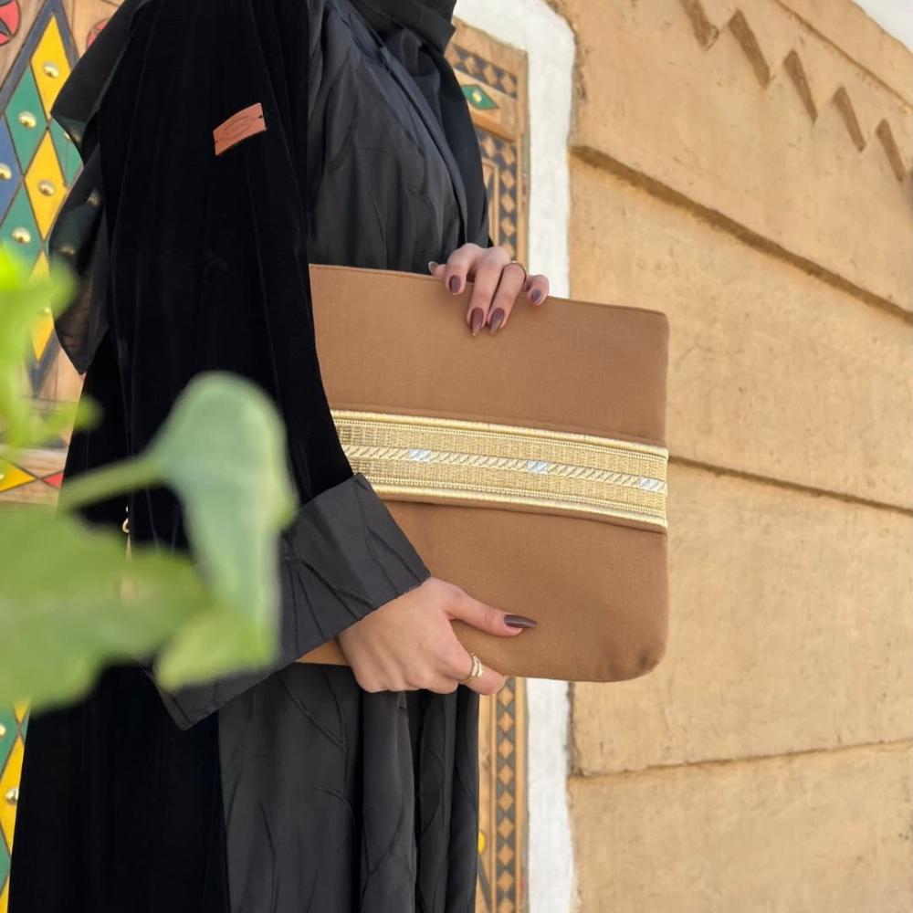 بني مع ذهبي