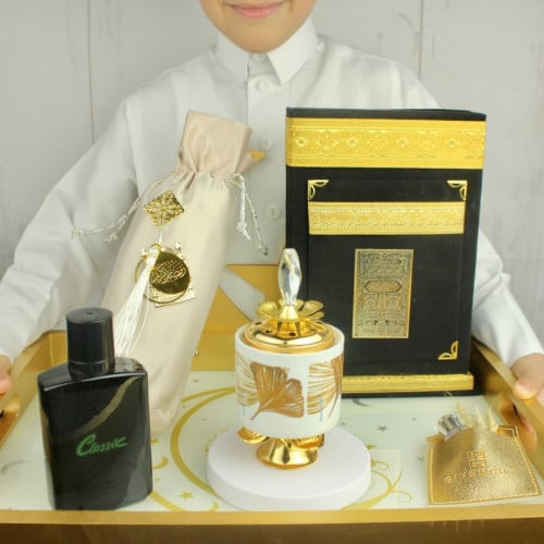 صينية رمضان مضيئة مع توزيعات رمضان
