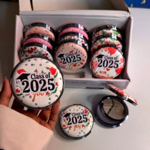 توزيعات هدايا تخرج