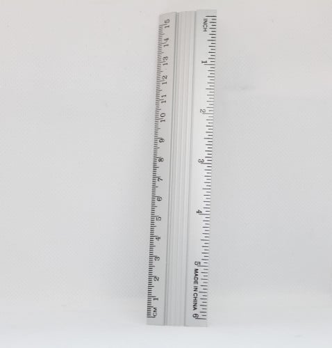 مسطرة معدنية 15cm