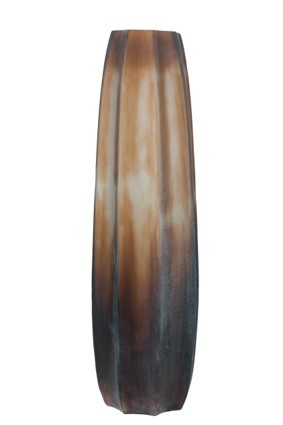 مزهرية زجاجية طويلة