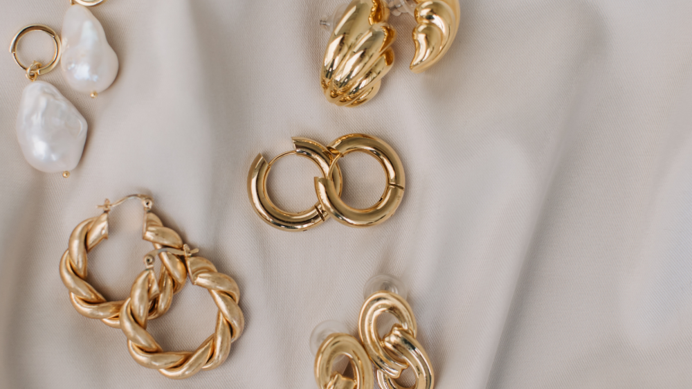 The best designs and shapes of 18 karat gold at special prices