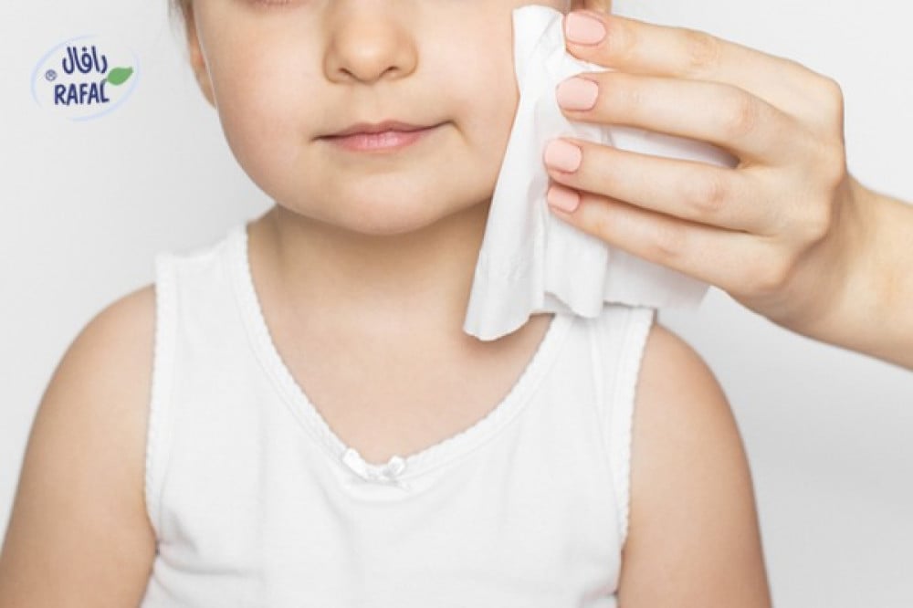 نصائح للحفاظ على نظافة ونضارة البشرة باستخدام مناديل ورقية