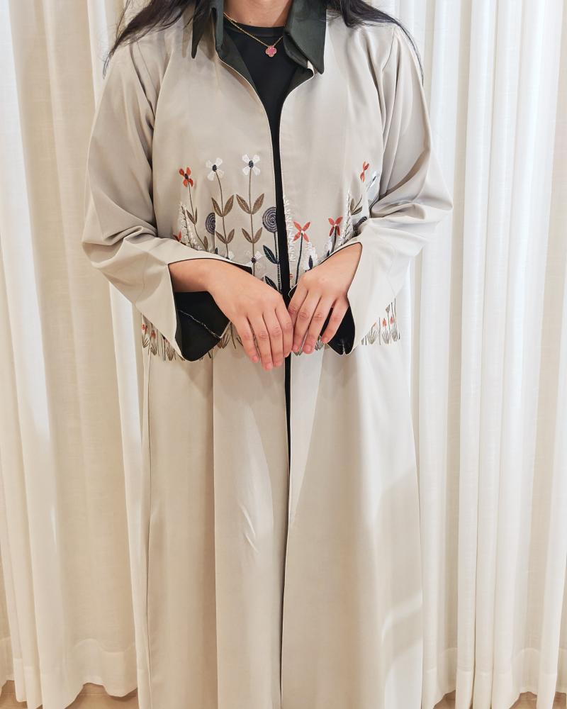 عبايات خروج ملونه