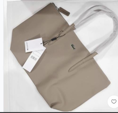 شنطة لاكوست الحجم الكبير