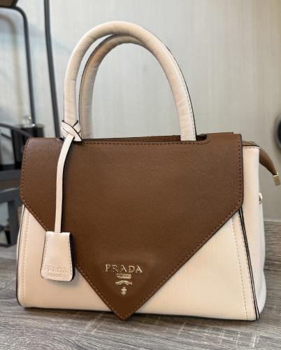 حقيبة برادا