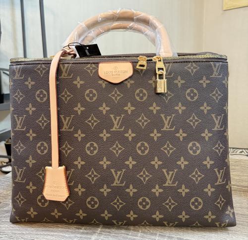 شنطة لويس فيتون