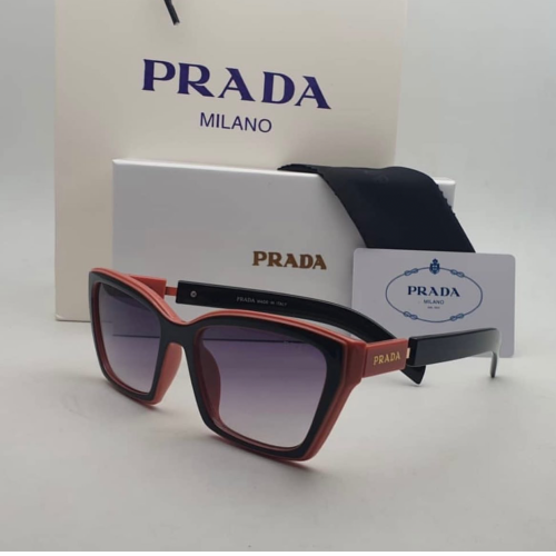 نظارة برادا