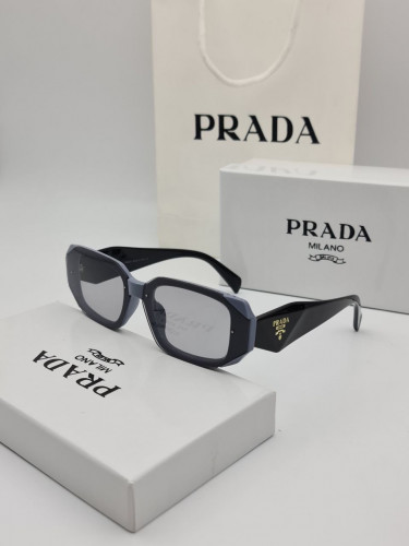 نظارة برادا