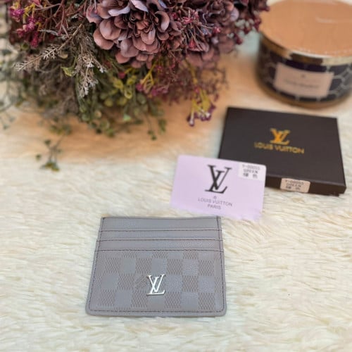 محفظة بطايق لويس فيتون بملحقاتها