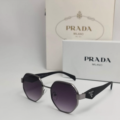 نظارة برادا