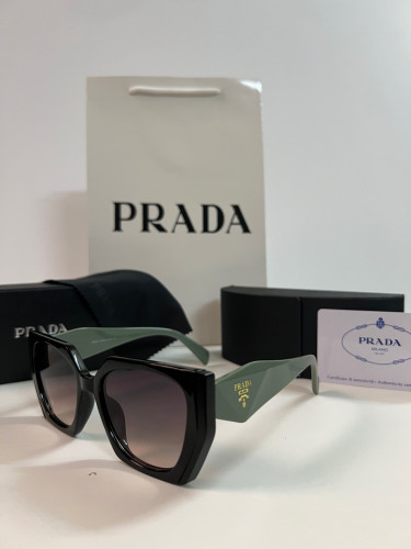 نظارة برادا