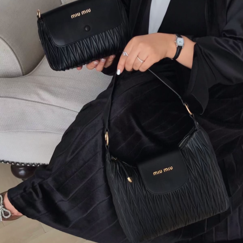 شنطة ميو ميو الحجم الصغير فقط