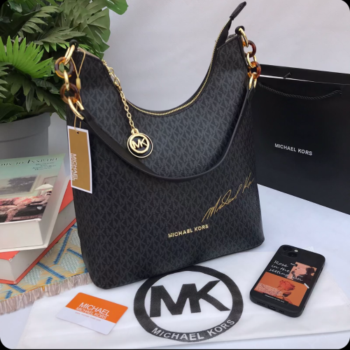 شنطة مايكل كورس