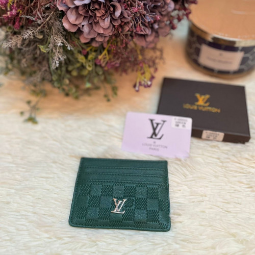 محفظة بطايق لويس فيتون بملحقاتها