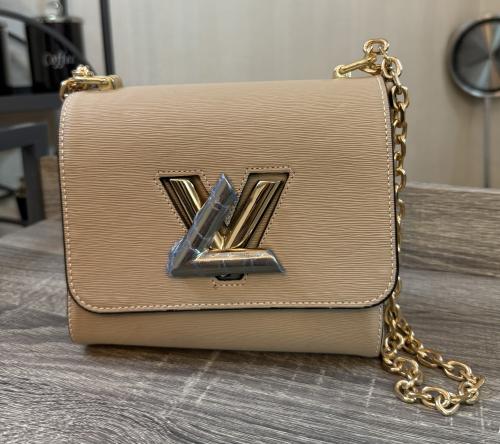 شنطة لويس فيتون