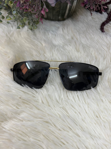 نظارة برادا